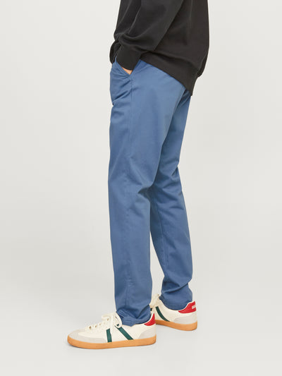 Pantalon chino bleu coupe ajustée