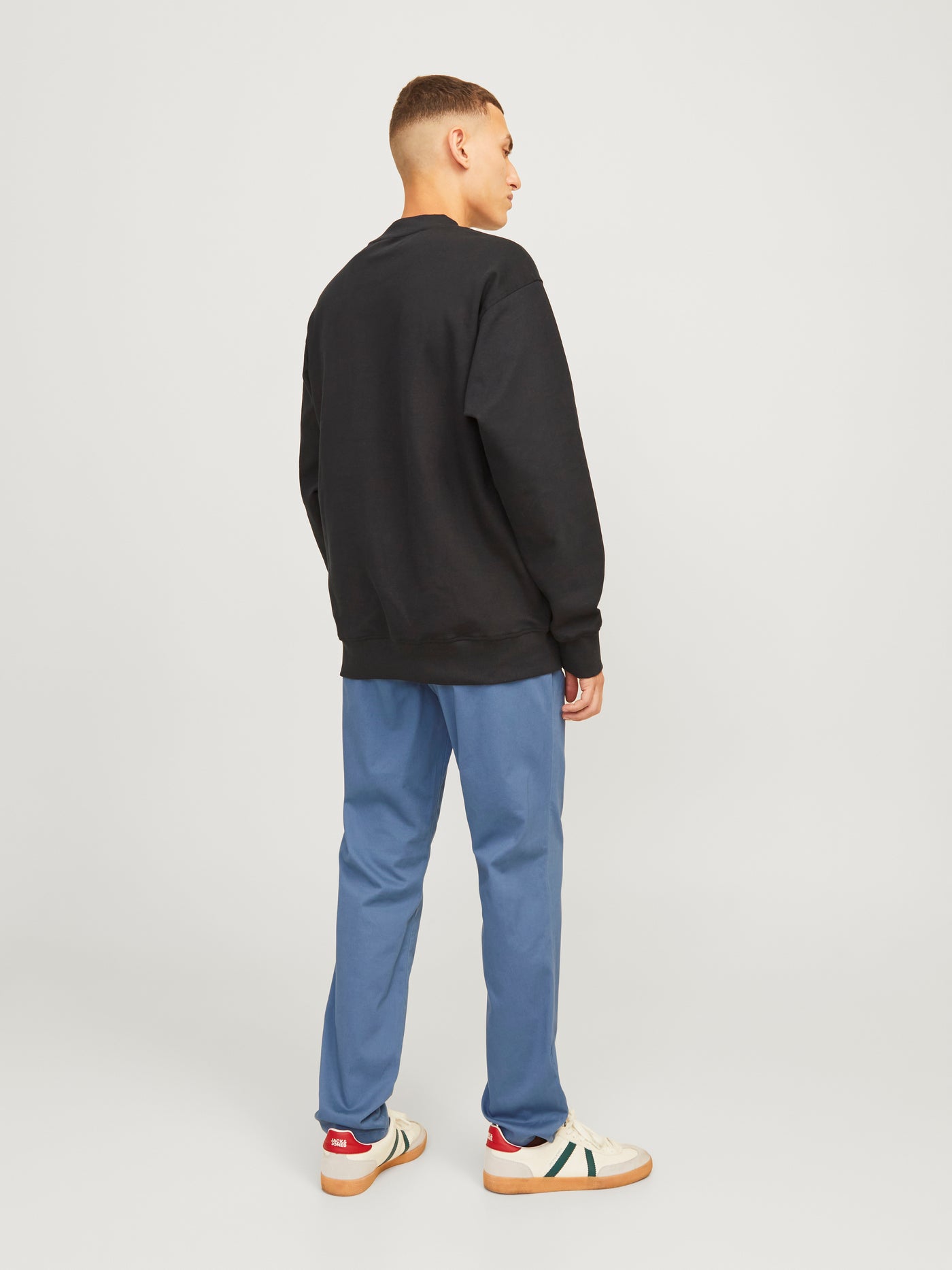 Pantalon chino bleu coupe ajustée