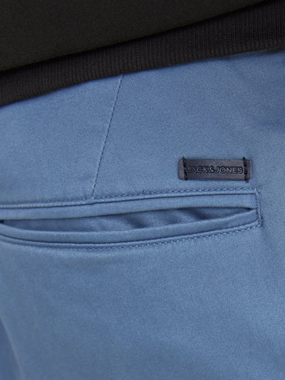 Pantalon chino bleu coupe ajustée