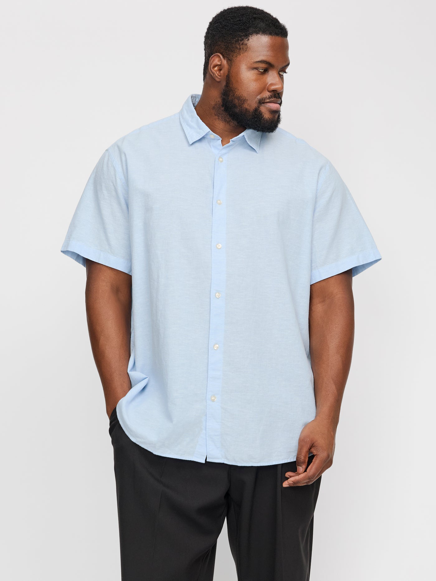 Chemise manches courtes bleue en mélange de lin