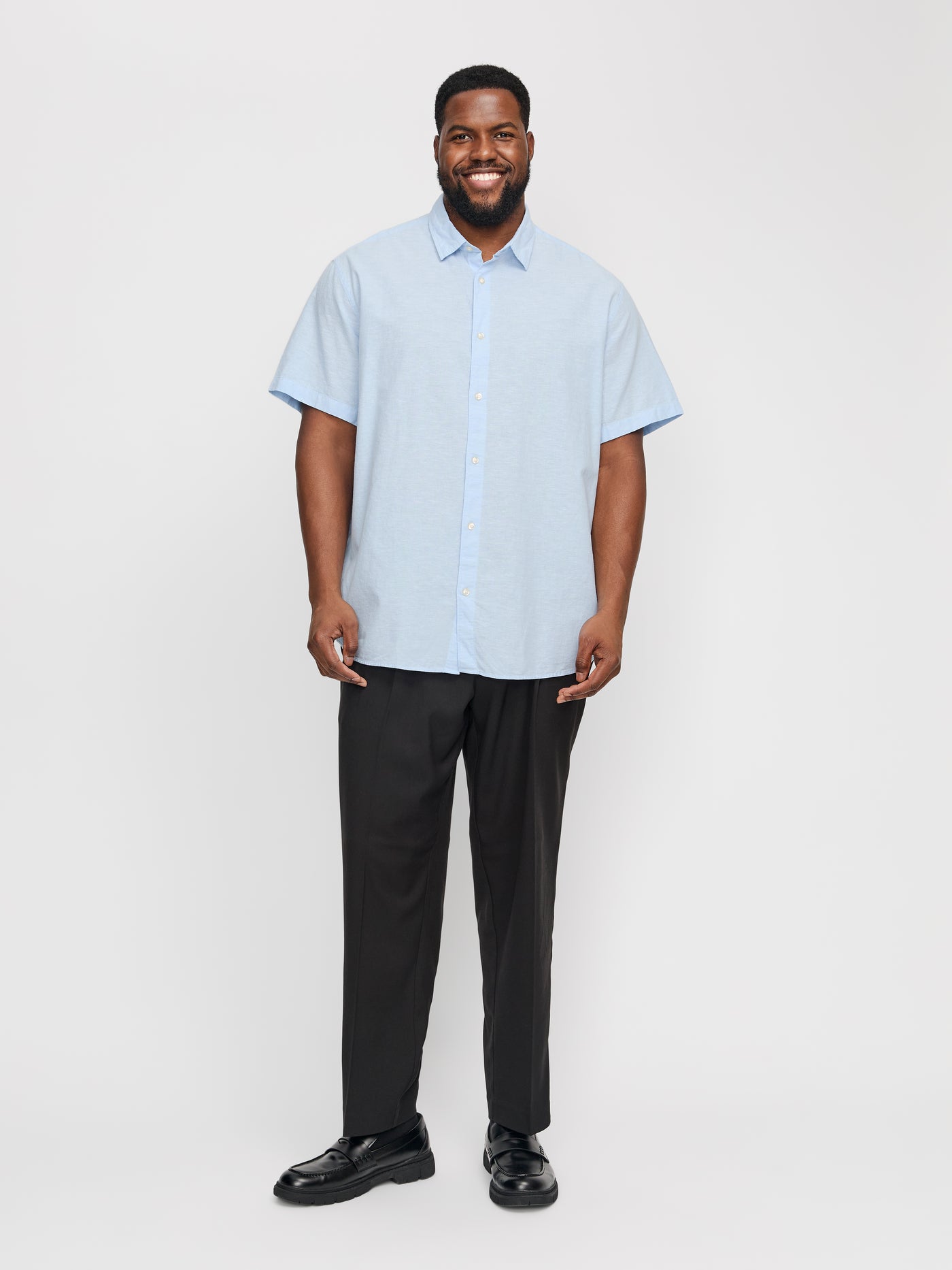 Chemise manches courtes bleue en mélange de lin
