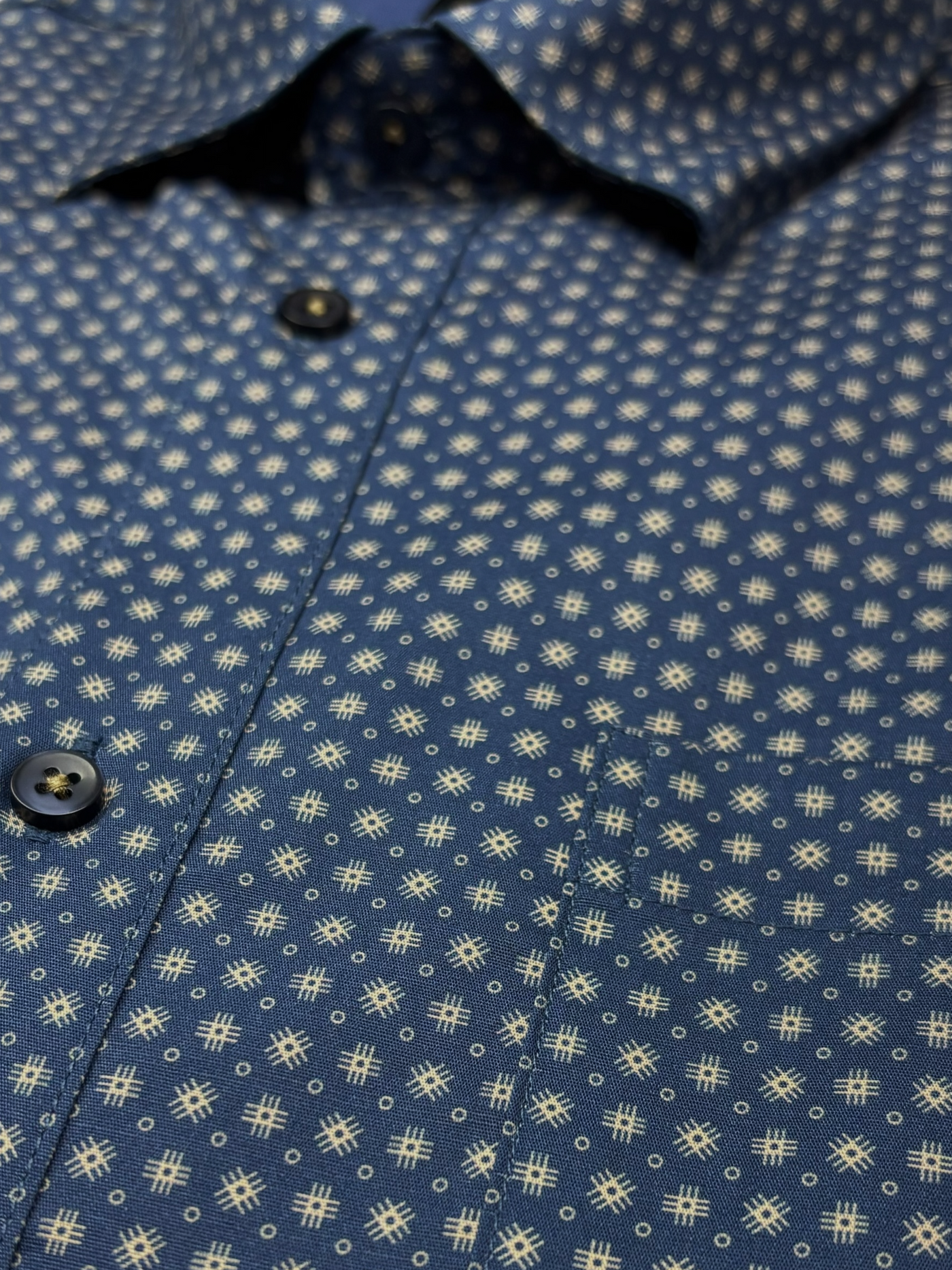 Chemise manches longues marine à motif
