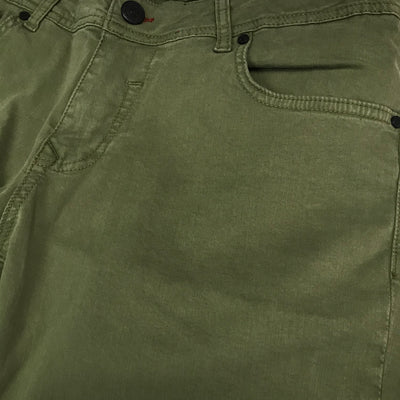 Pantalon vert 5 poches coupe semi-ajustée - Le Roi Mauricien des Habits